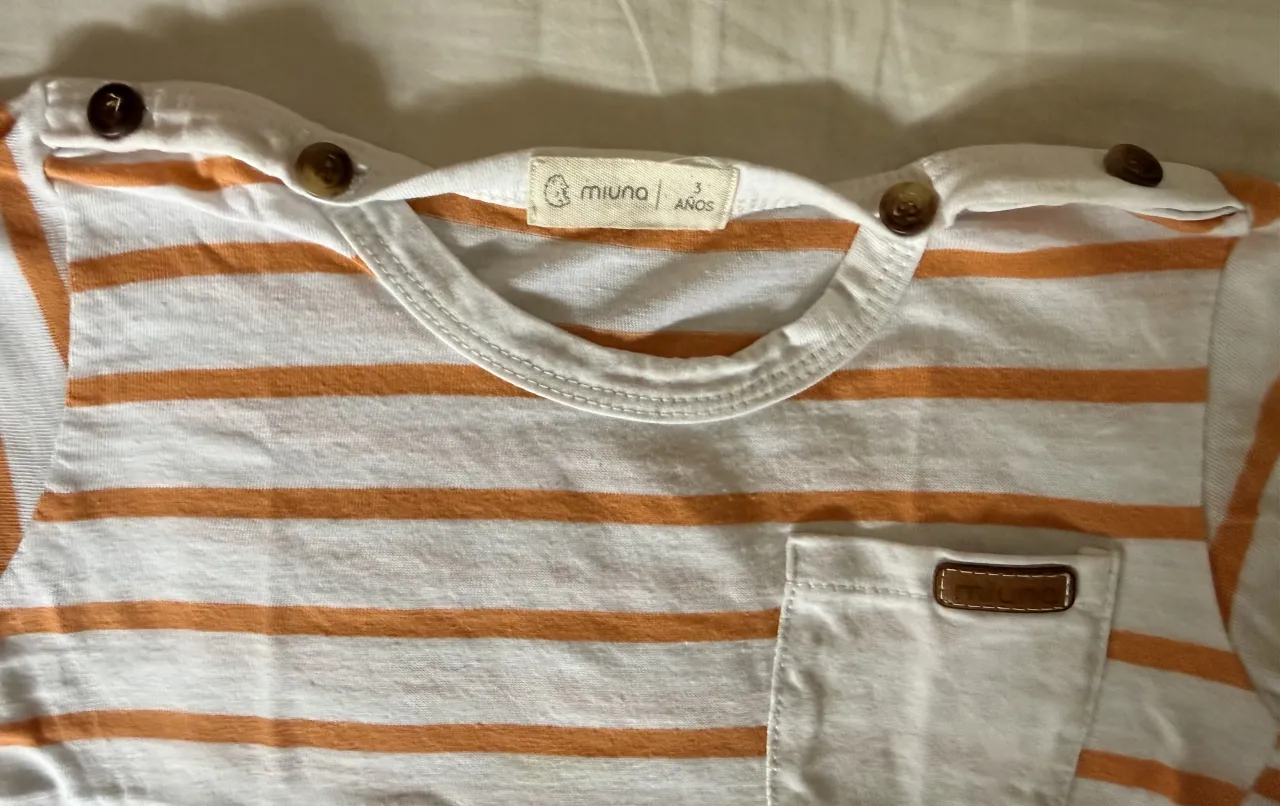 Remera Miuna - Vista 4