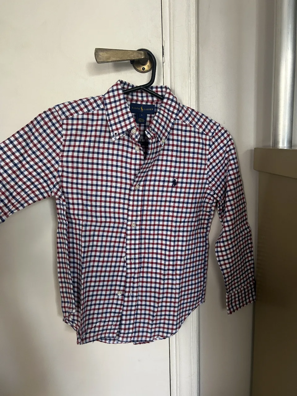 Camisa a cuadros Ralph Lauren para niño, manga larga, con el logo del caballo bordado en el pecho. Ideal para un look casual y preppy.