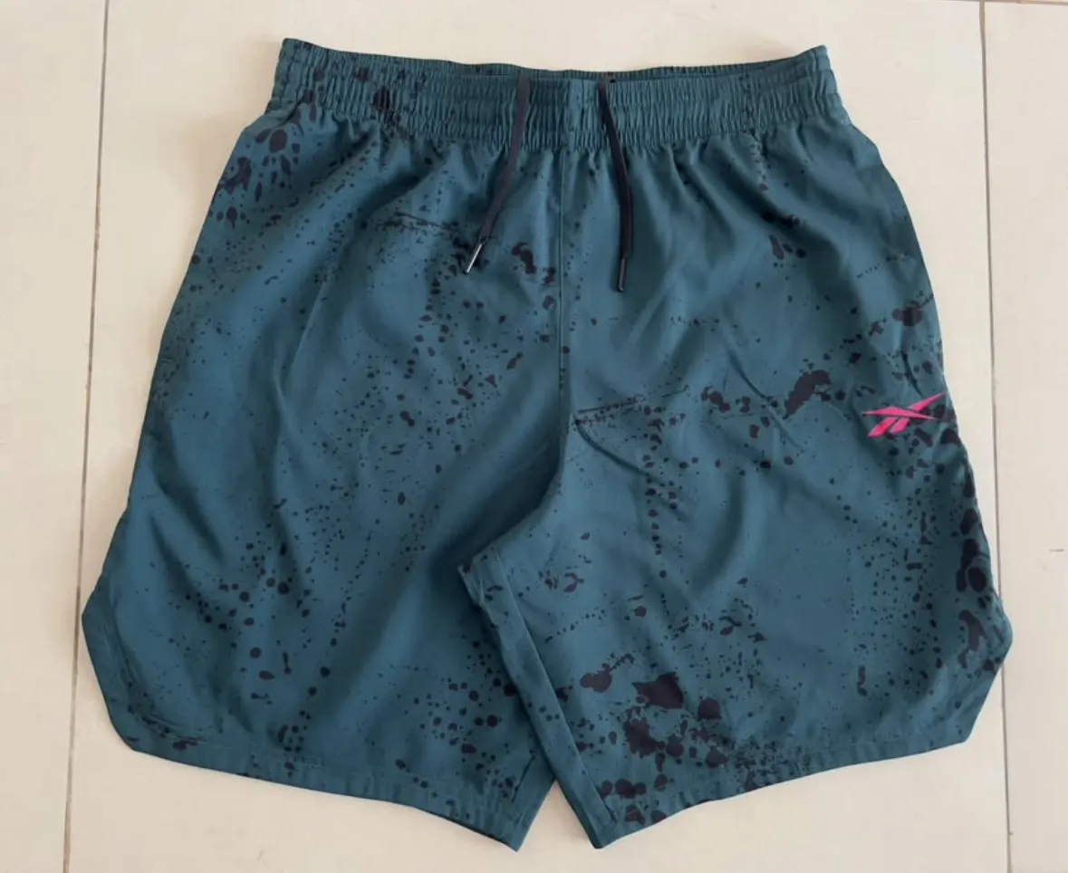 
Short Reebok hombre S/M Workout Ready Aop
Verde oscuro 
2-3 usos, impecable, como nuevo 
La etiqueta dice S, pero va para M también. Ajustable 
Cintura 38cm
Largo 46cm