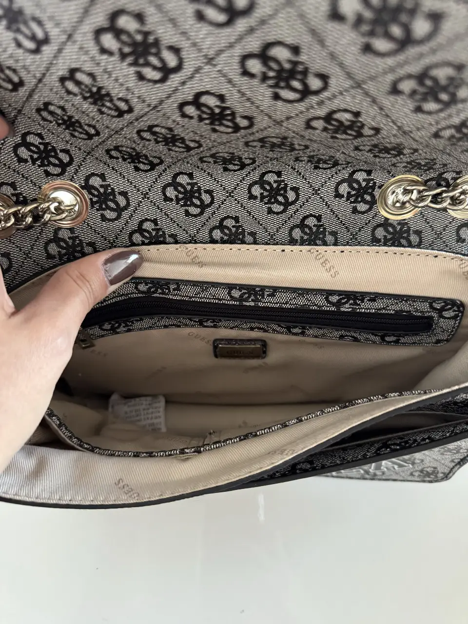 Cartera GUESS - Vista 5