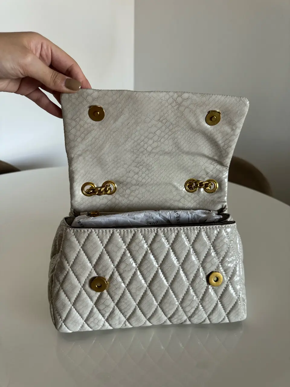 Cartera GUESS - Vista 3