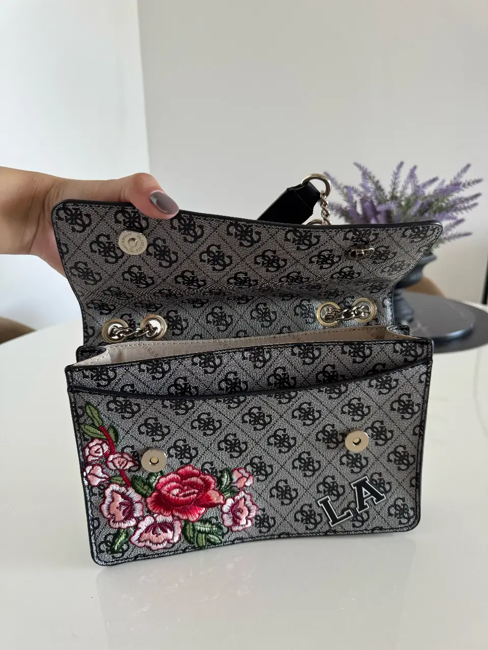 Cartera GUESS - Vista 4