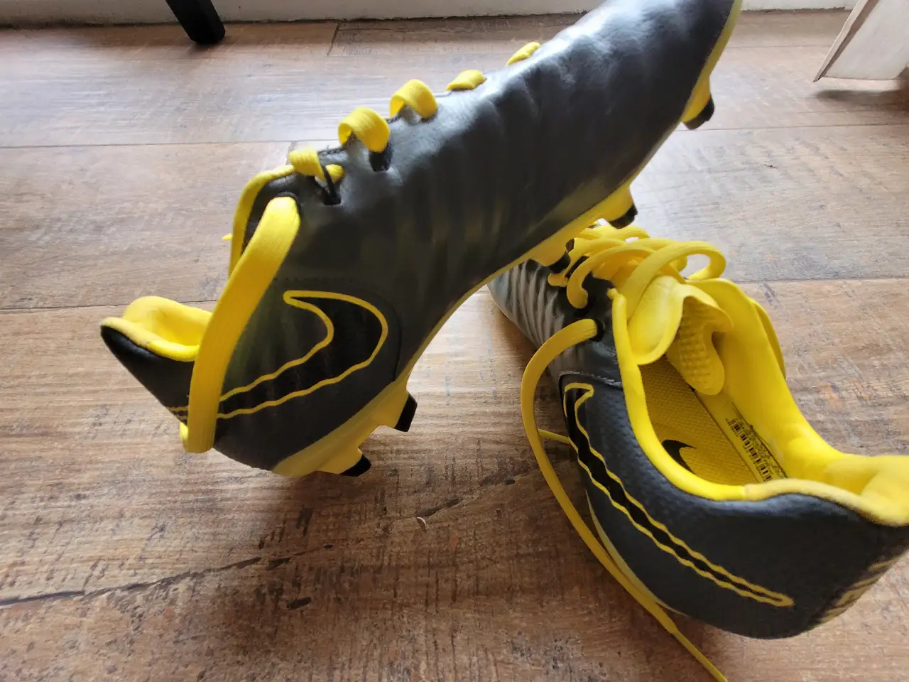 Botín de fútbol Nike - Vista 4