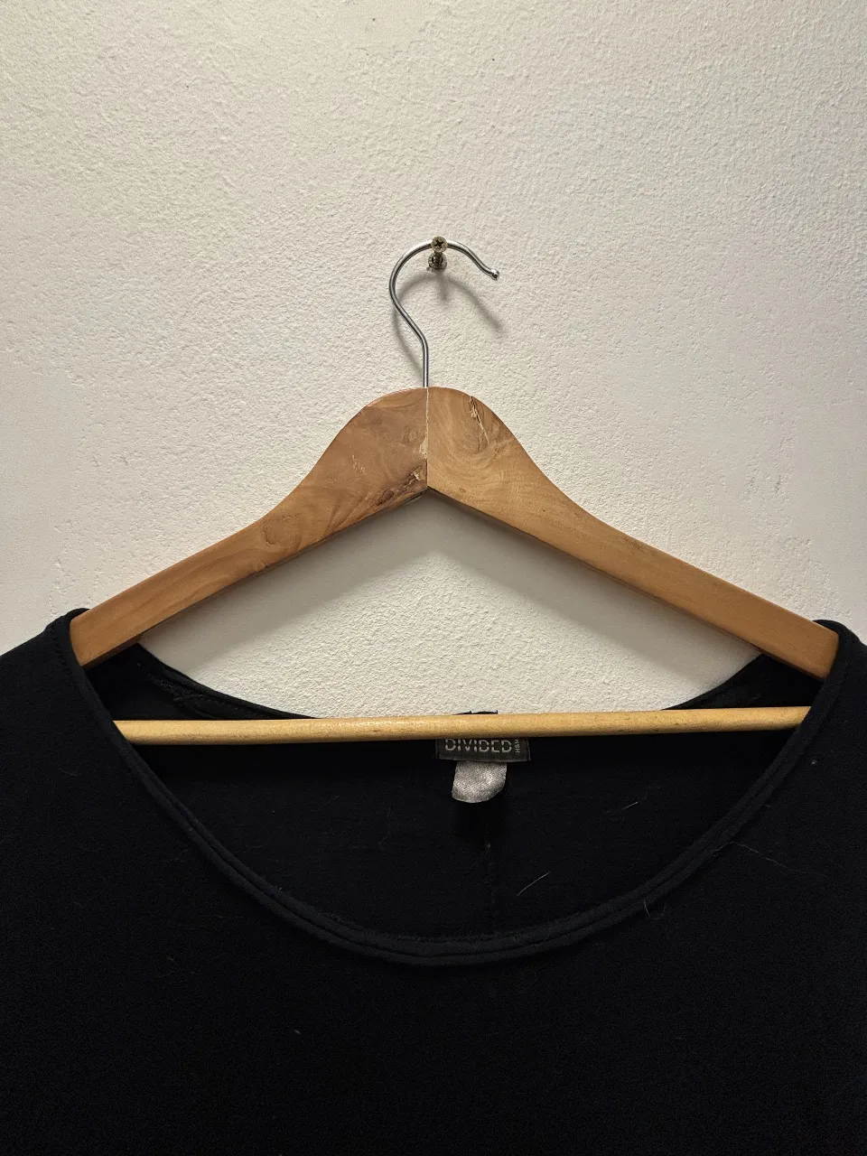 Remera Divided - Vista 2