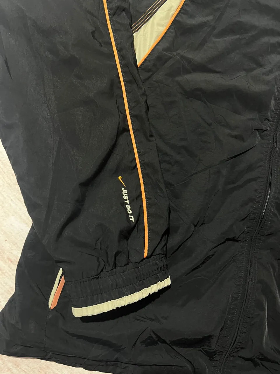 Campera Nike - Vista 3