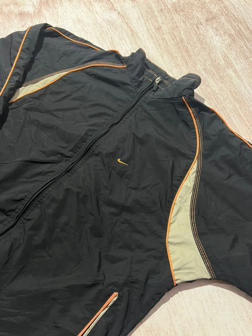 Campera Nike - Vista 2