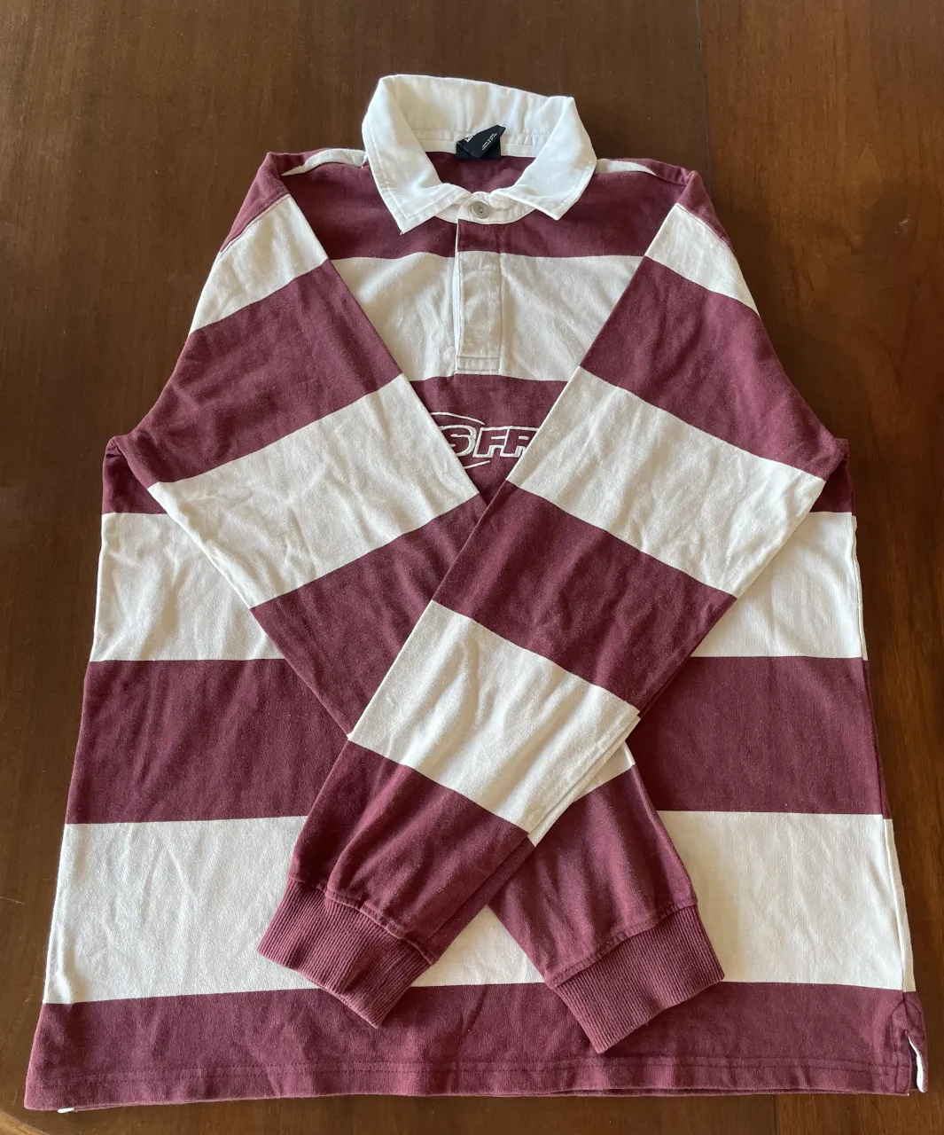 Chomba Manga Larga Urban Outfitters Talle M con 3 usos 