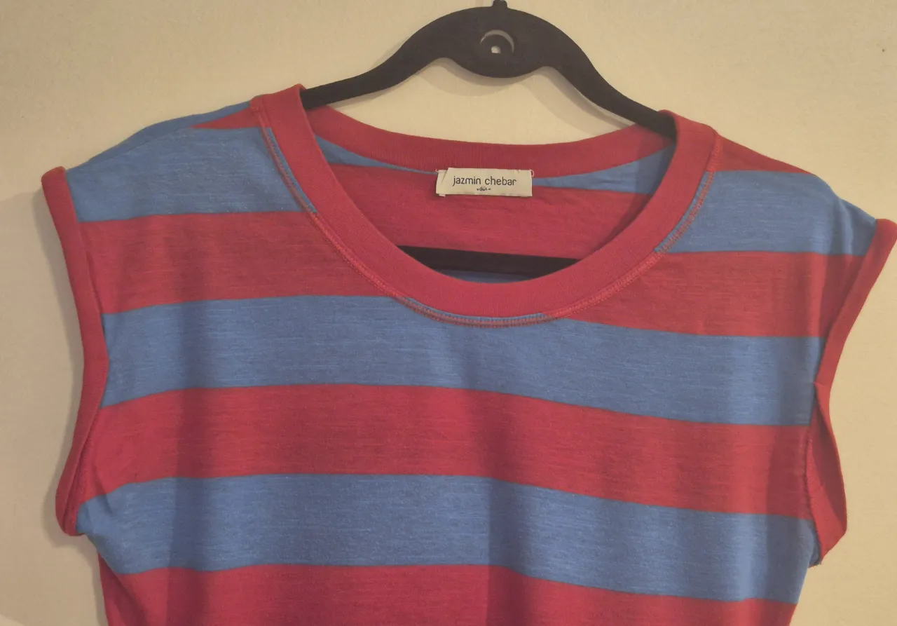 Remera Jazmín Chebar - Vista 3