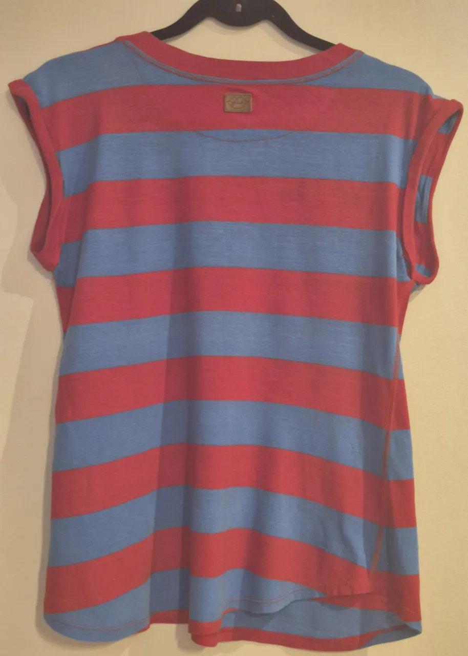 Remera Jazmín Chebar - Vista 2