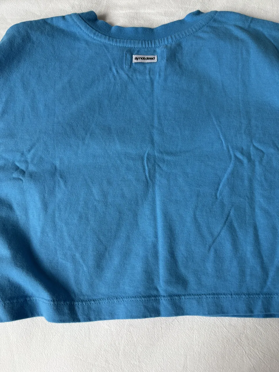 Remera Ay Not Dead - Vista 3