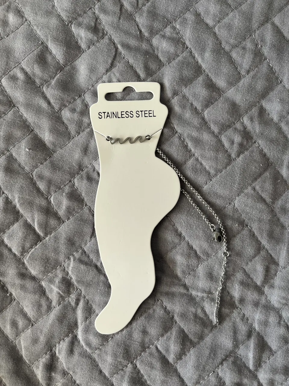 Tobilleras de acero inoxidable con diseño de cactus y olitas. Combo x 2