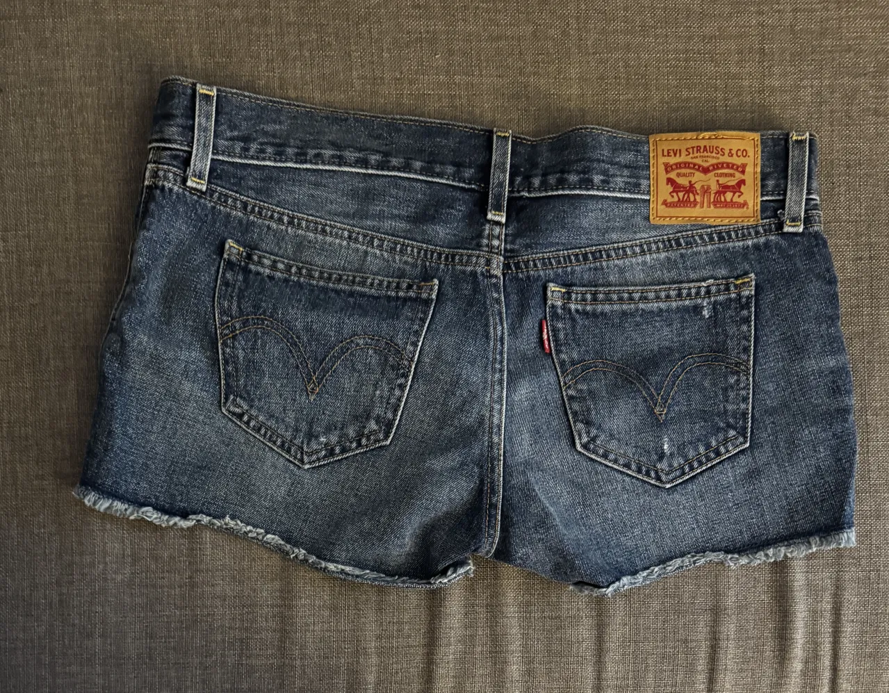 Short Levi's - Vista 2