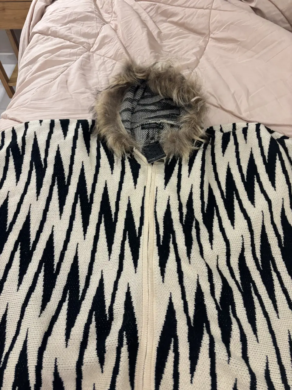 Sweater CHERRY - Vista 3