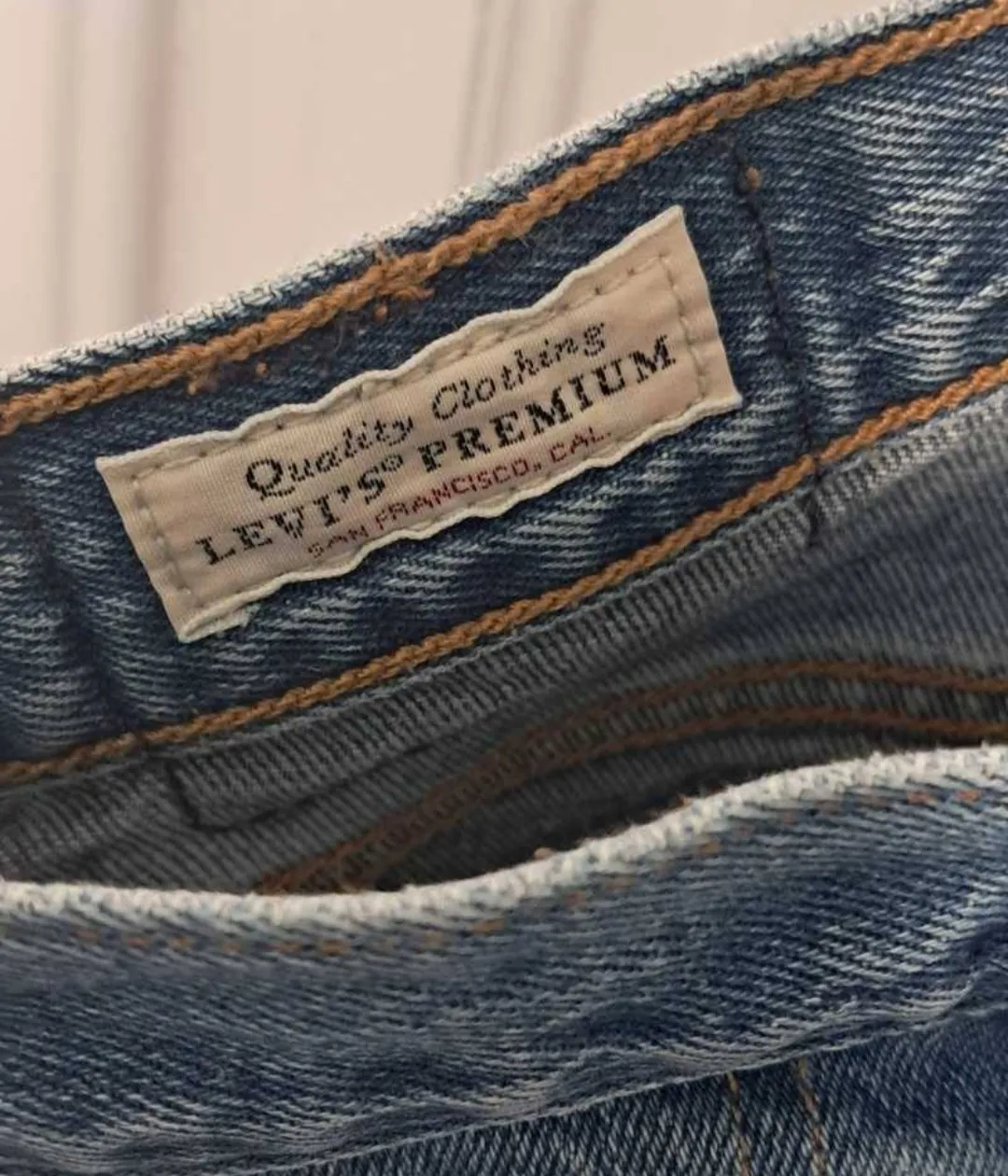 Jean Levi's - Vista 6