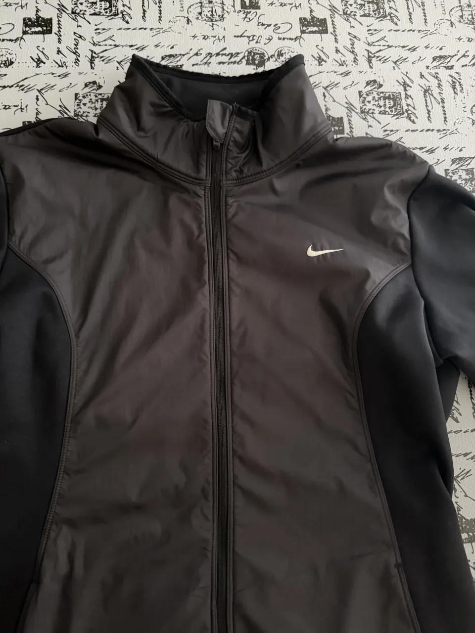 Campera Nike - Vista 2