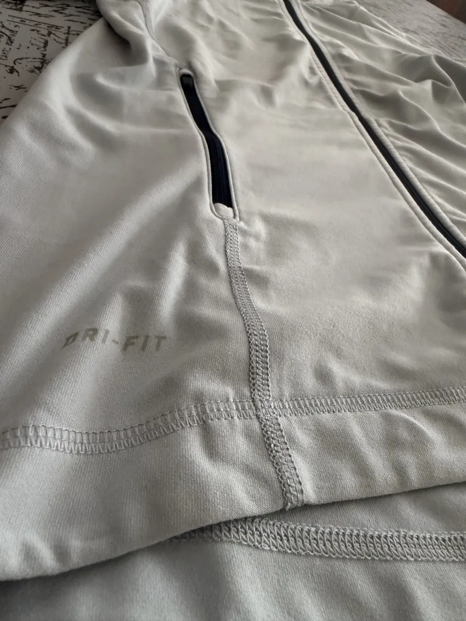 Campera Nike - Vista 2