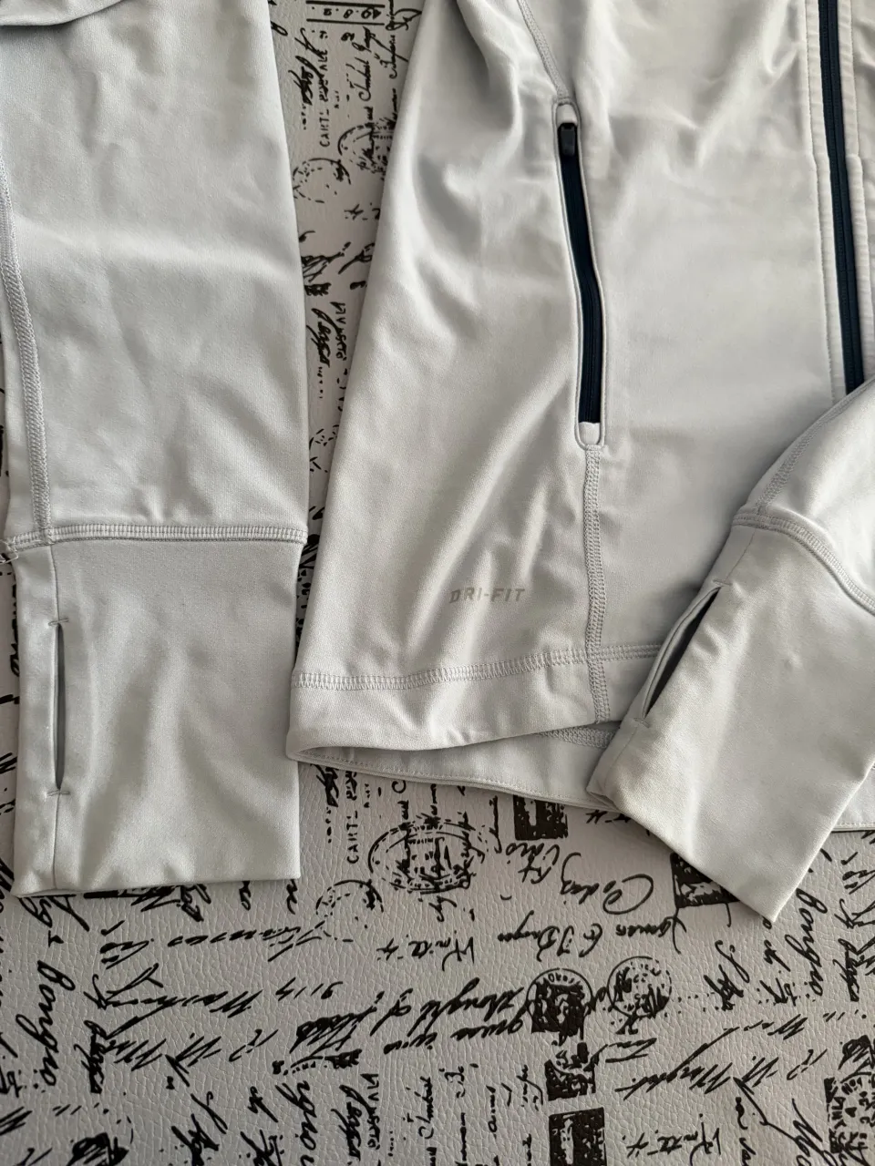 Campera Nike - Vista 3