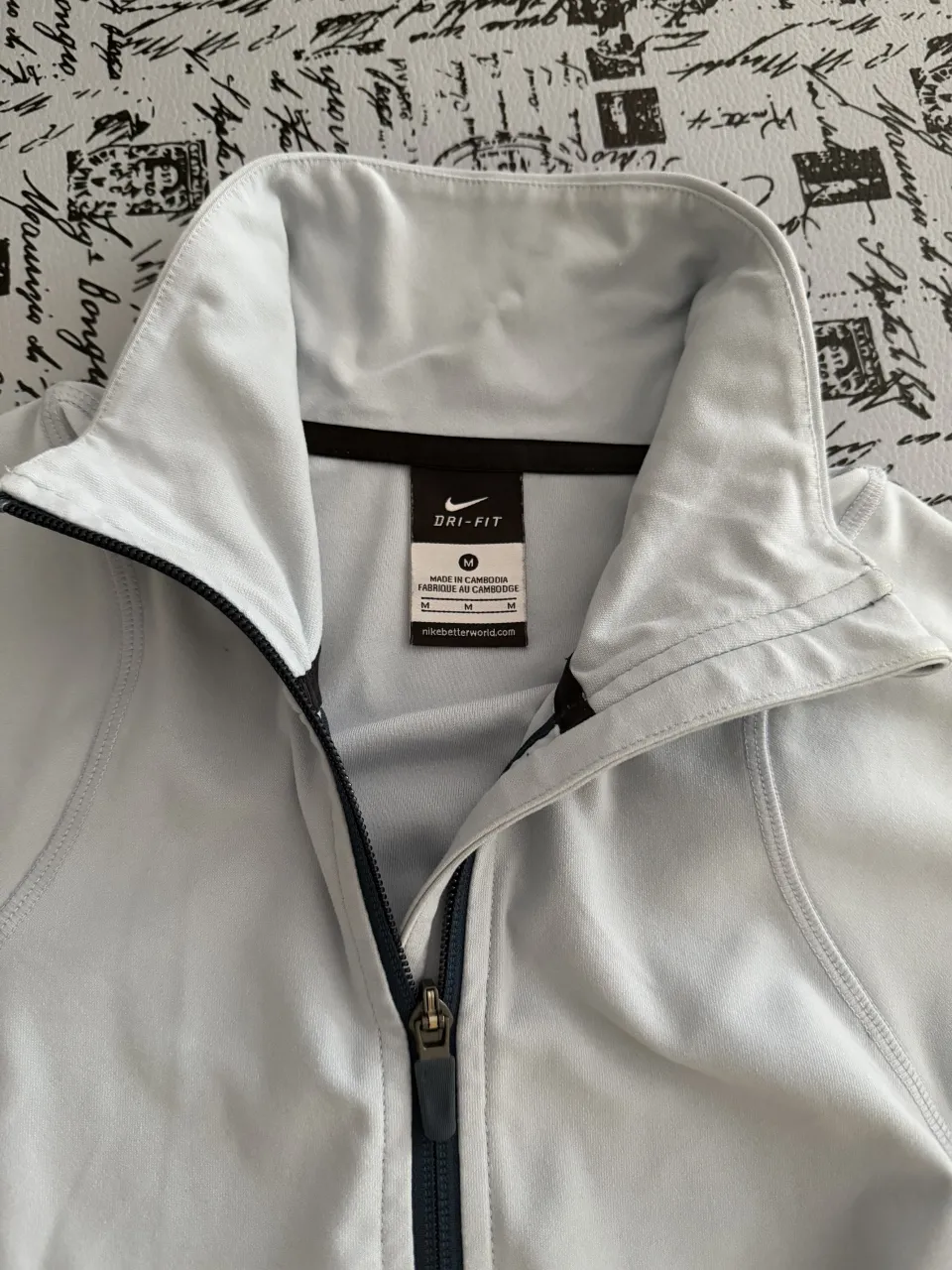Campera Nike - Vista 4