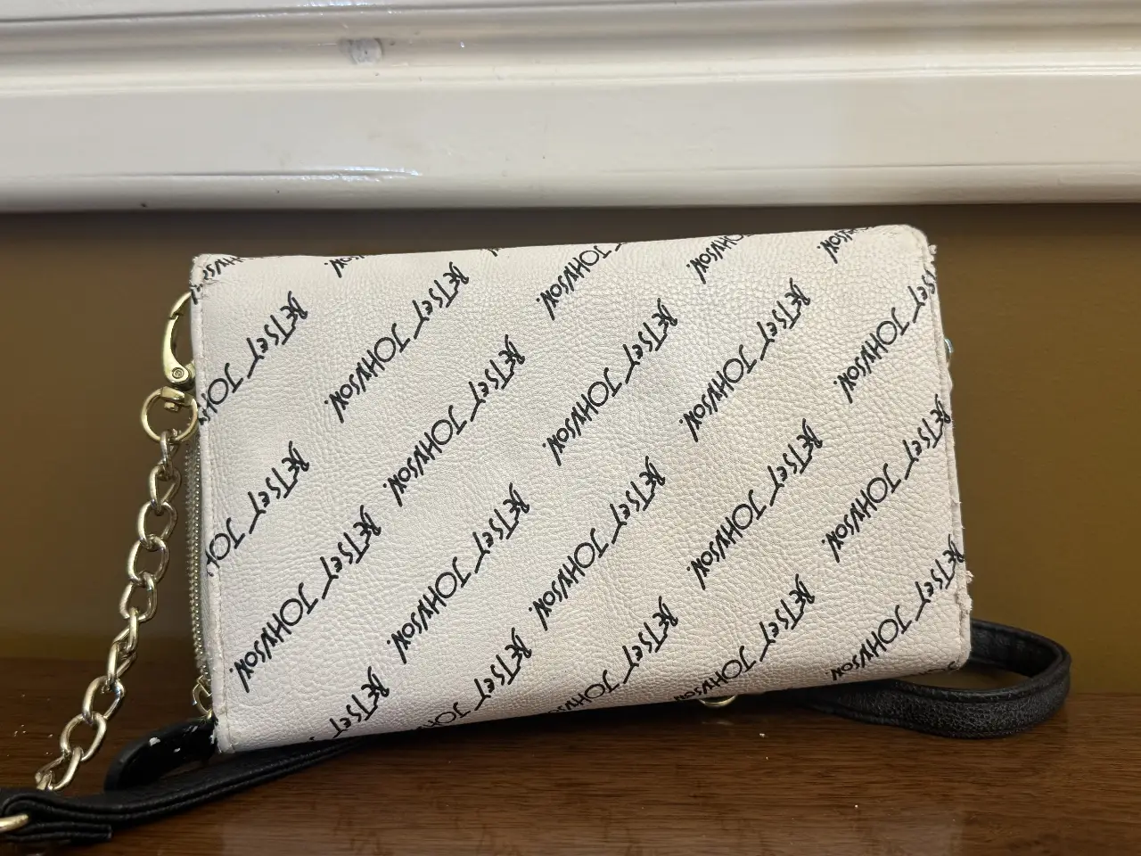 Cartera Betsey Johnson - Vista 2