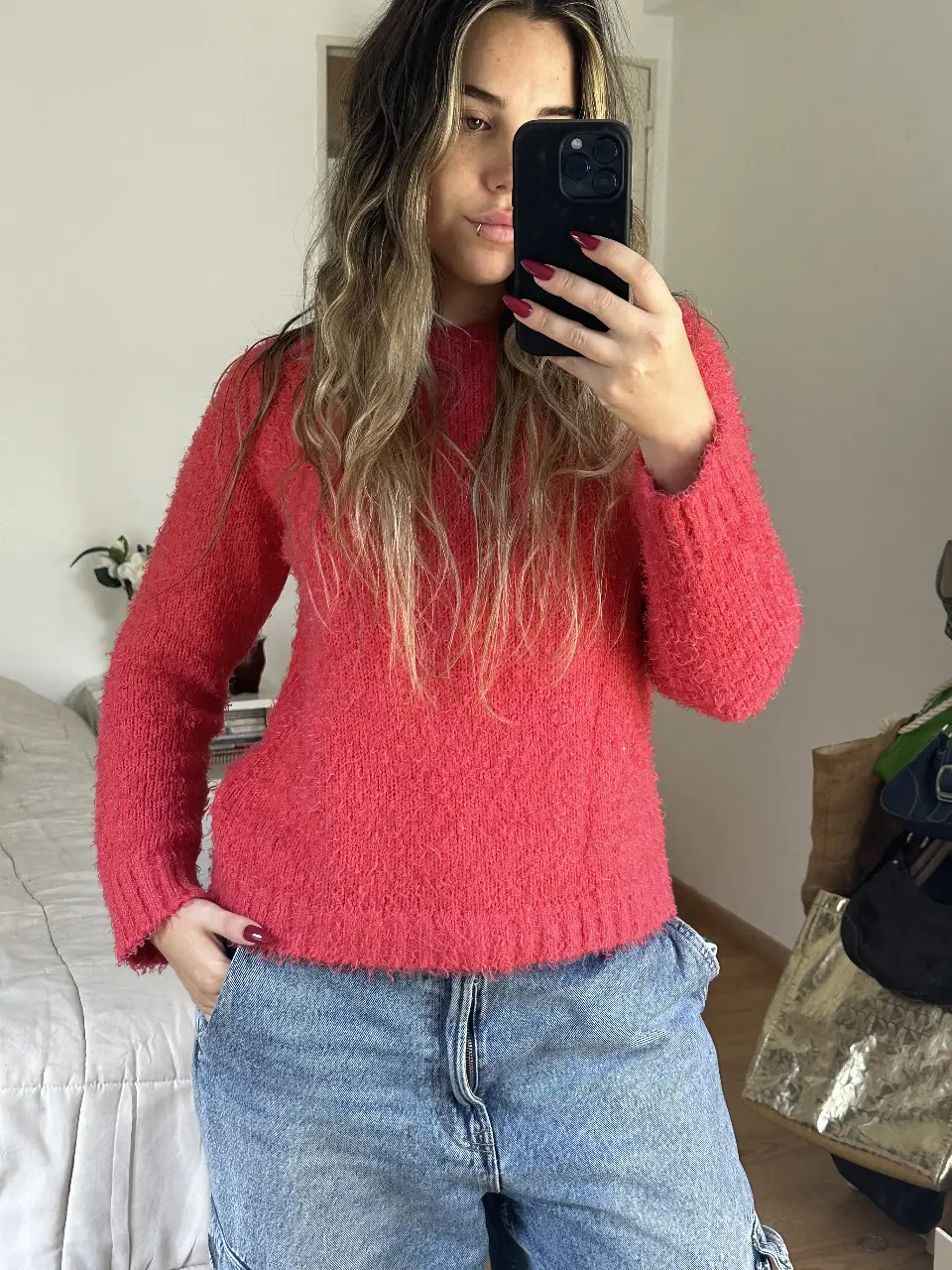 Sweater Estancias Chiripá de lana color rojo, de cuello redondo y manga larga. Talle 2, ideal para un look casual y abrigado.