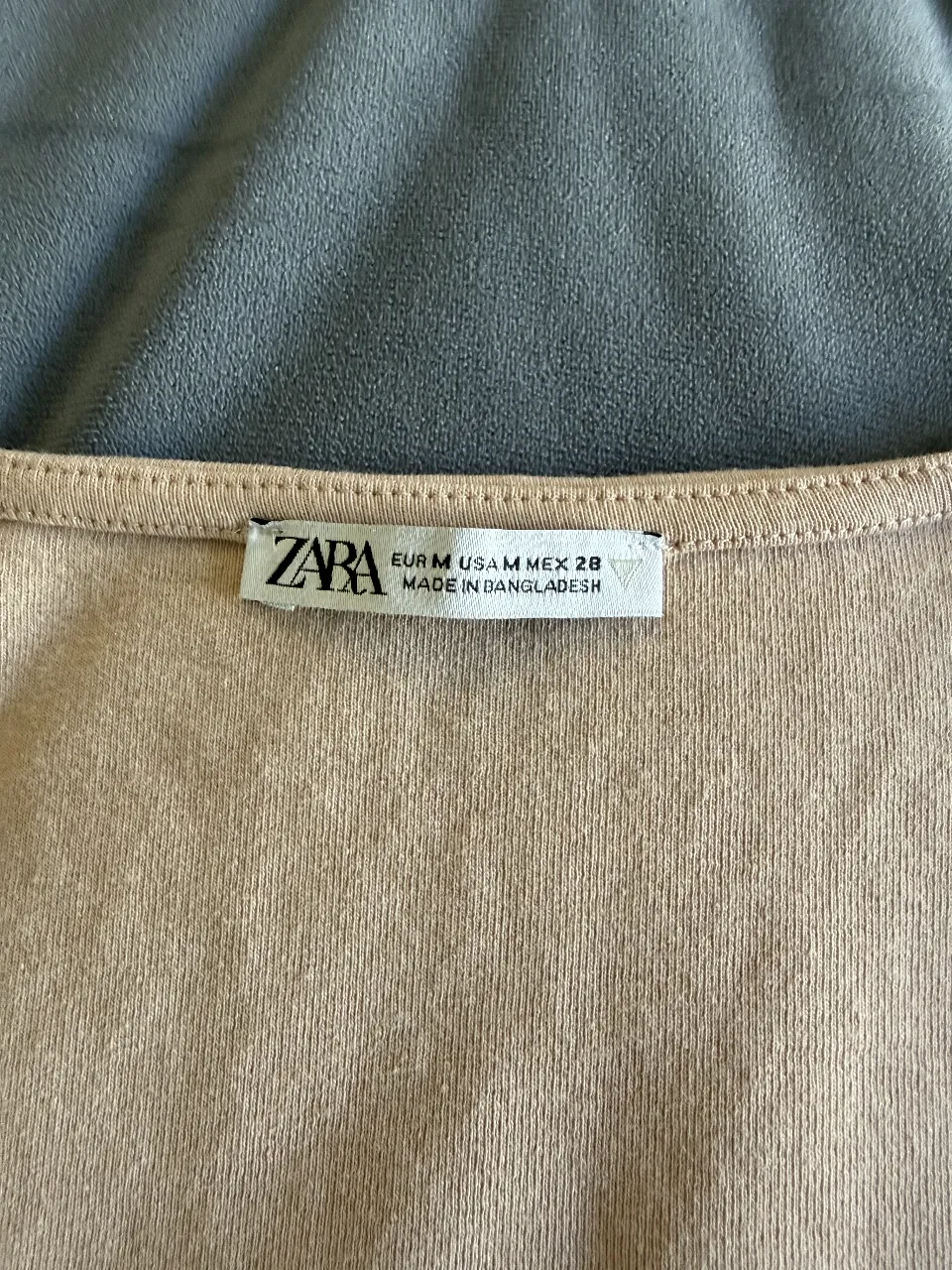 Remera Zara - Vista 2