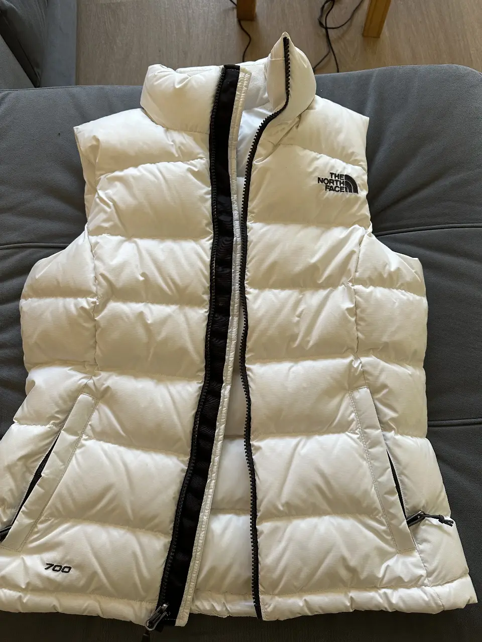 Chaleco de pluma blanco para mujer 100% original The North Face. Talle XS. Ideal para el invierno, con cierre y bolsillos.