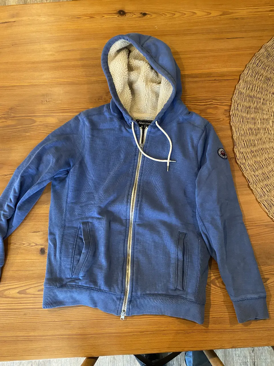 Buzo Abercrombie & Fitch - Vista 3