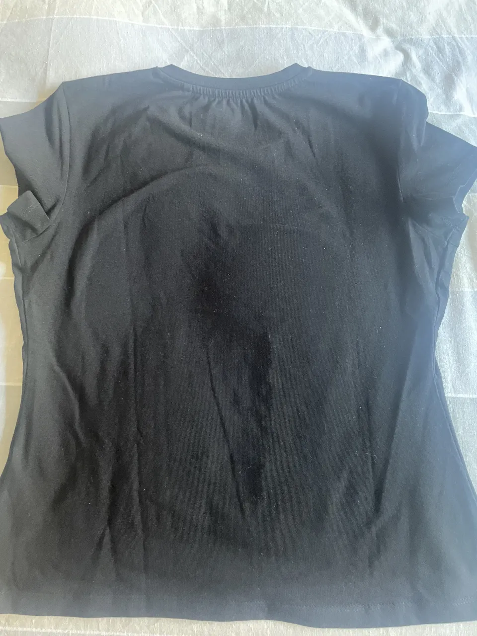 Remera GUESS - Vista 4