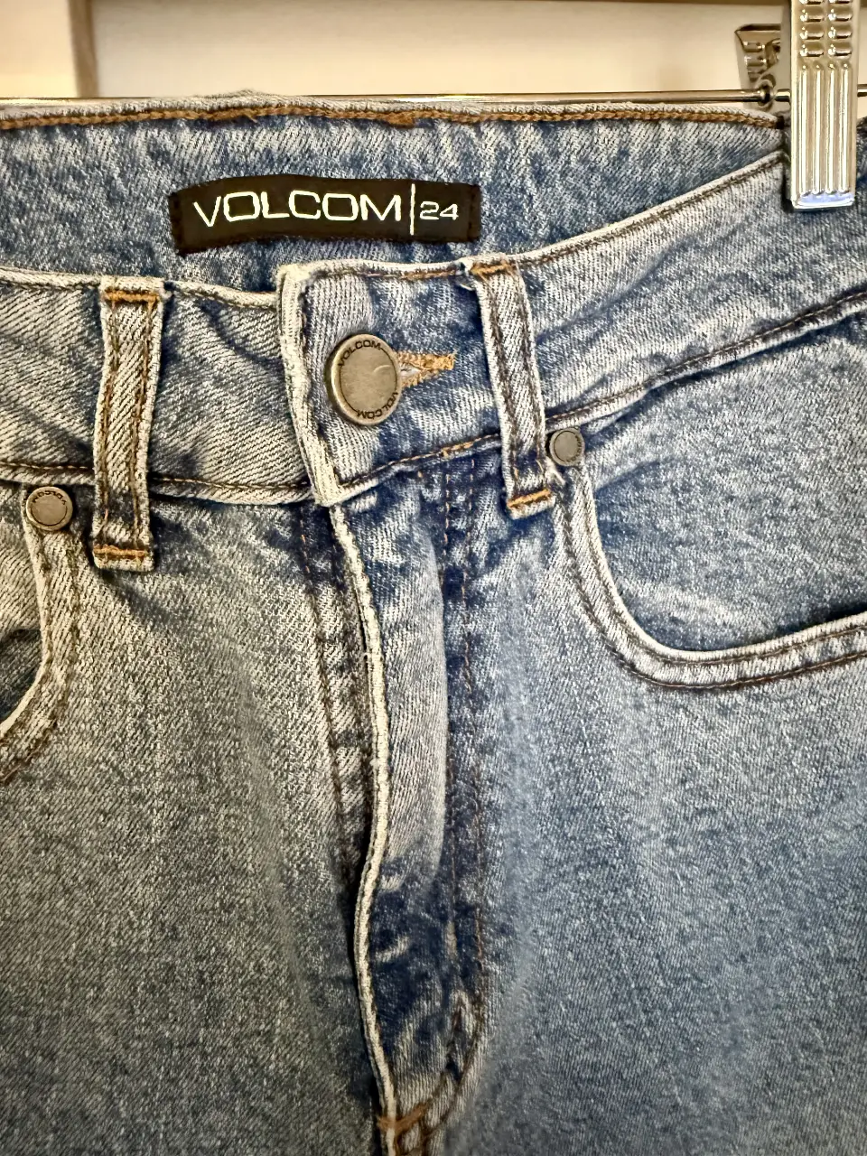 Jean Volcom - Vista 3