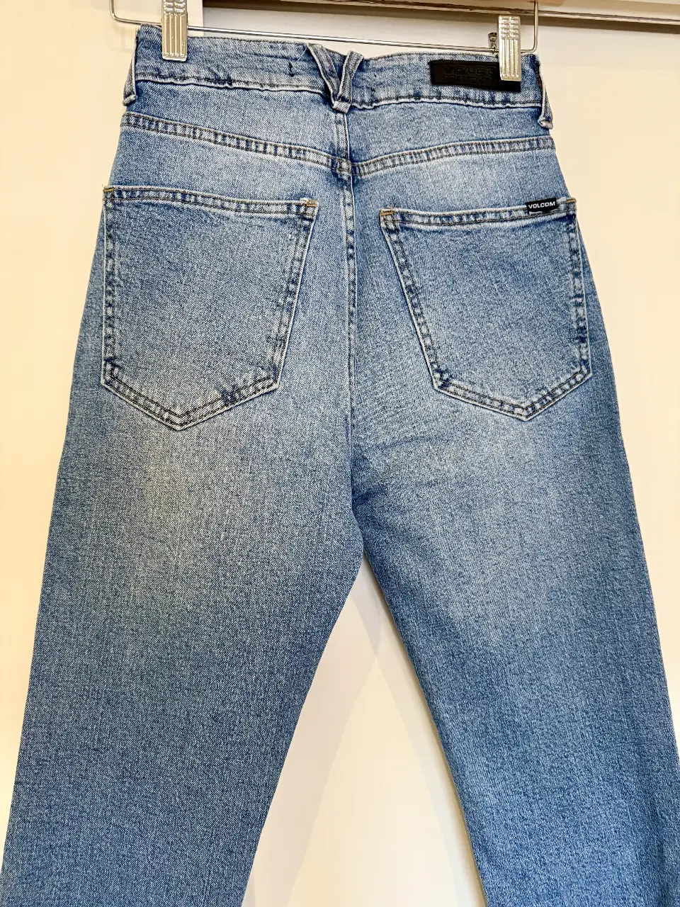 Jean Volcom - Vista 4