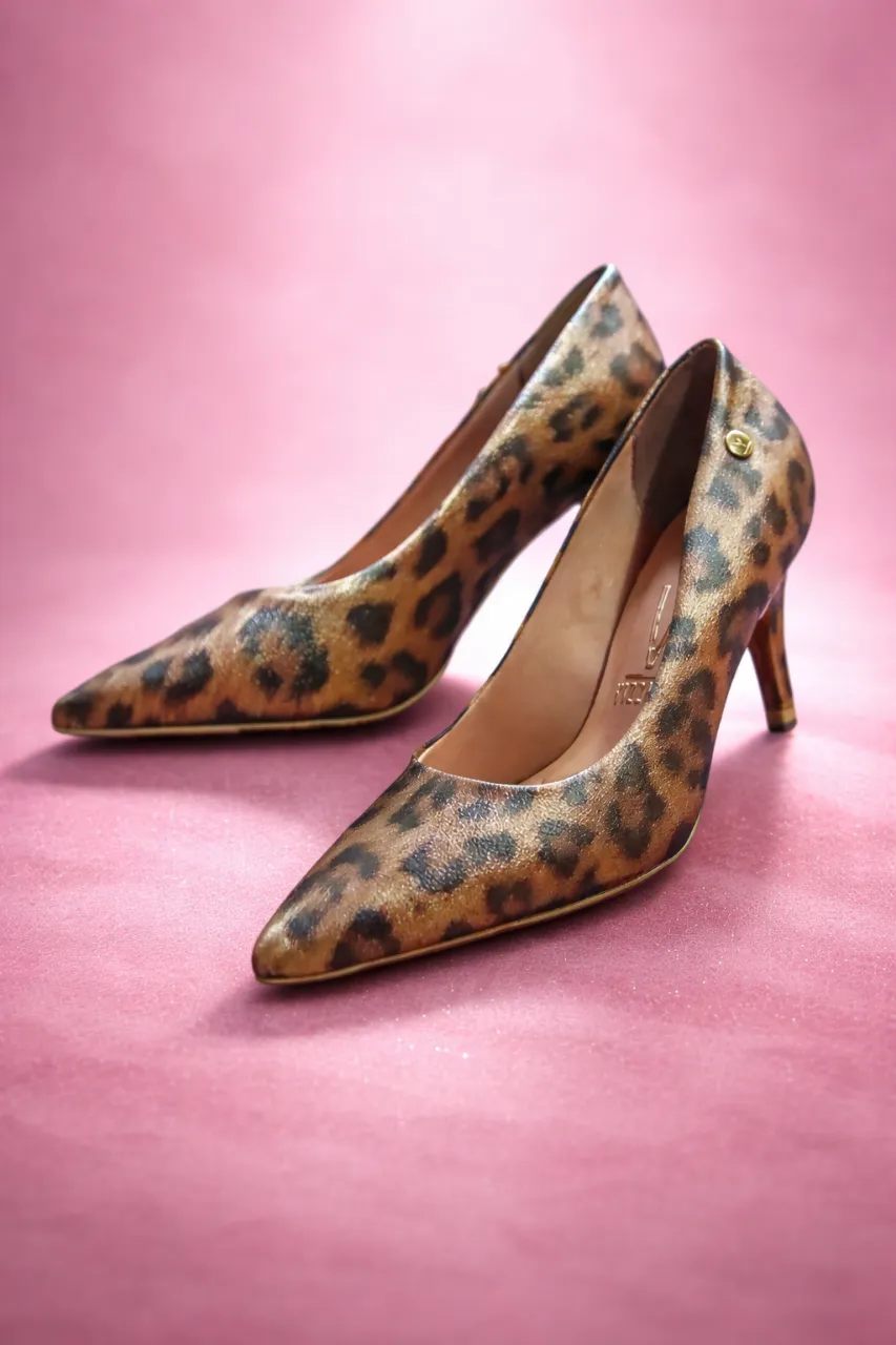 Estiletos de taco alto Animal Print. Un clásico que nunca pasa de moda, perfectos para elevar cualquier look.