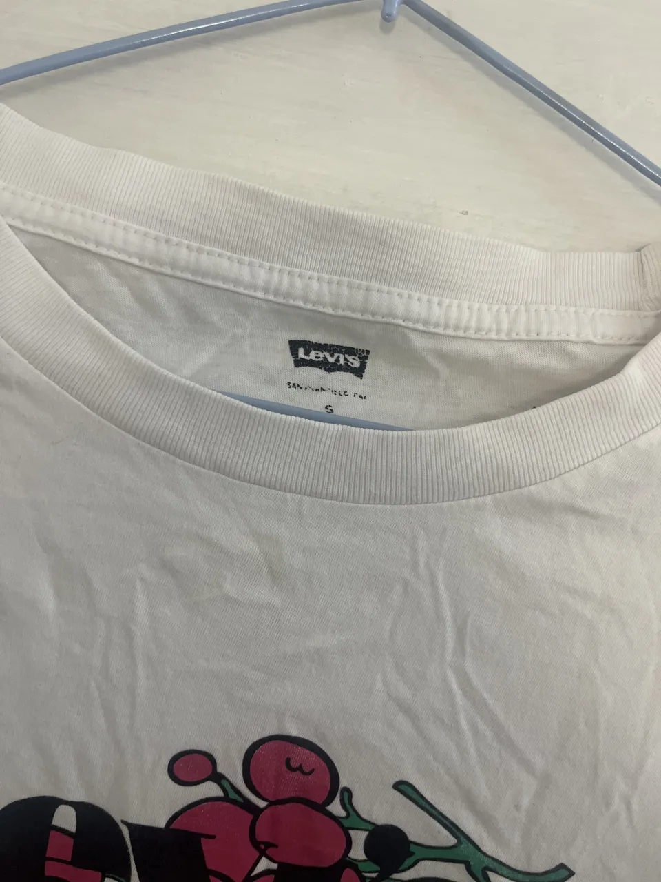 Remera Levi's - Vista 2