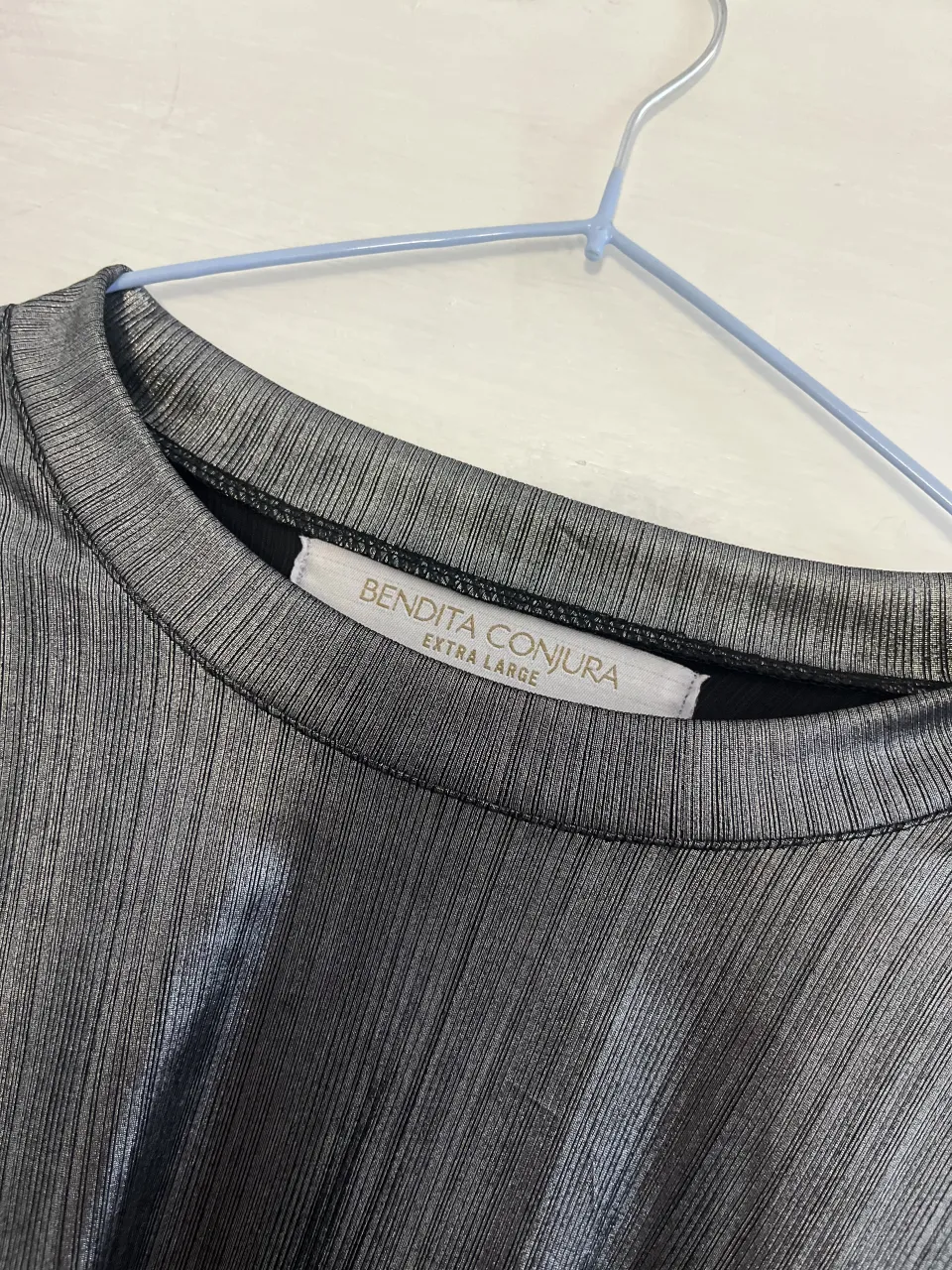 Remera Bendita conjura - Vista 2