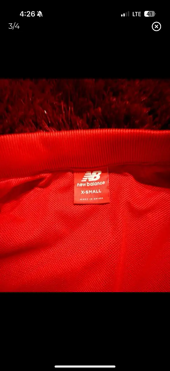 Campera New Balance - Vista 3