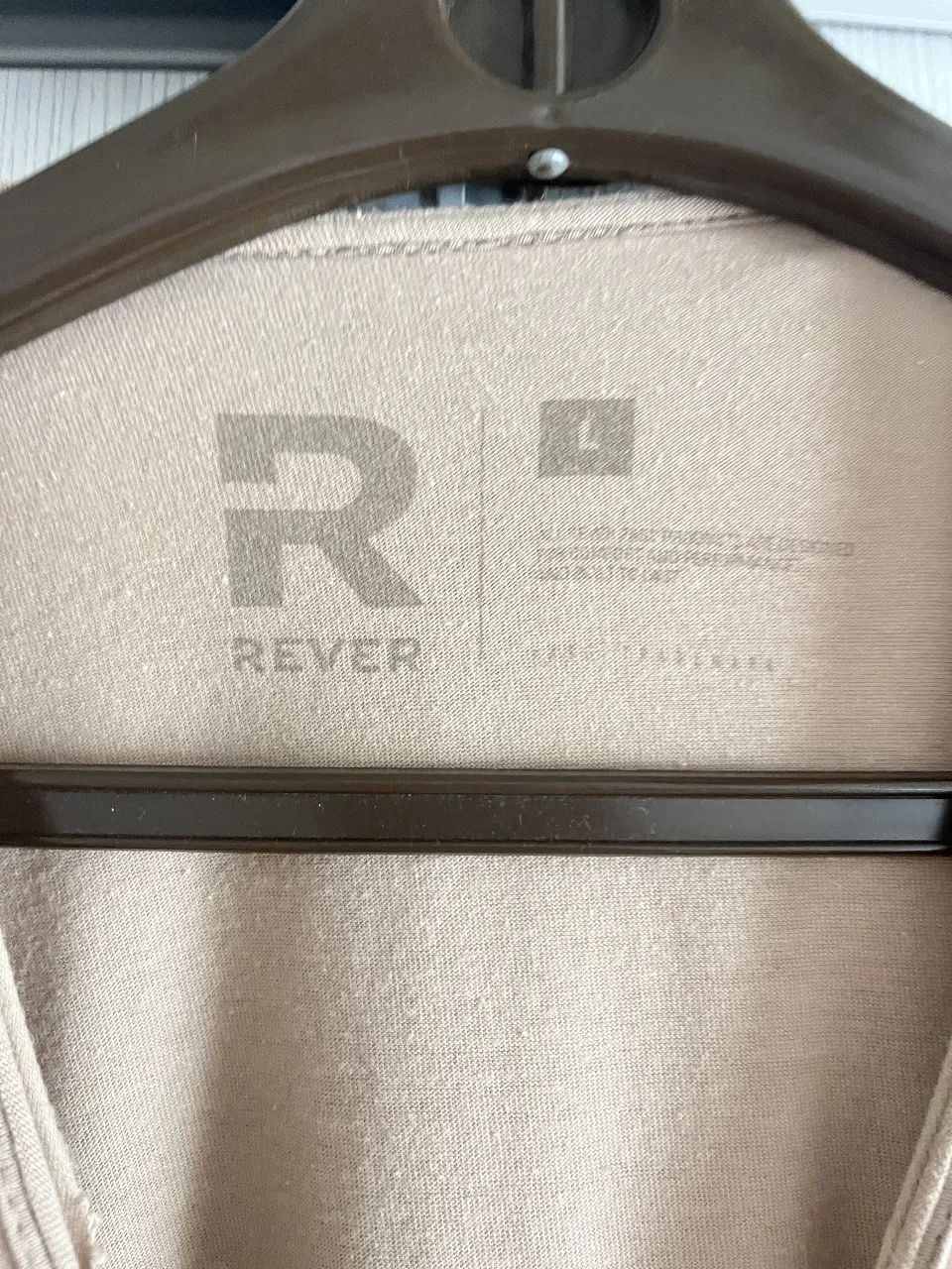 Remera REVER - Vista 2