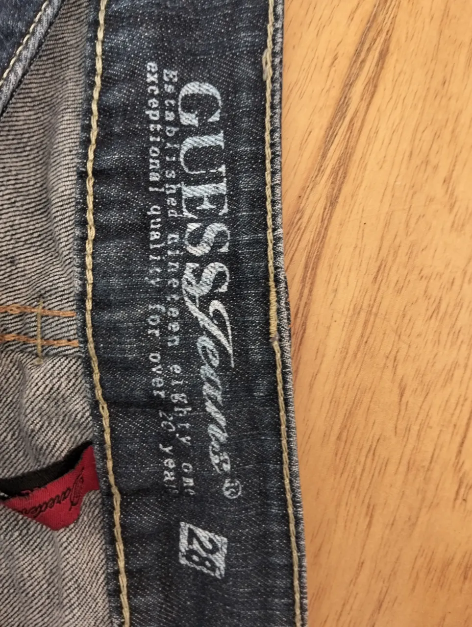 Jean GUESS - Vista 5