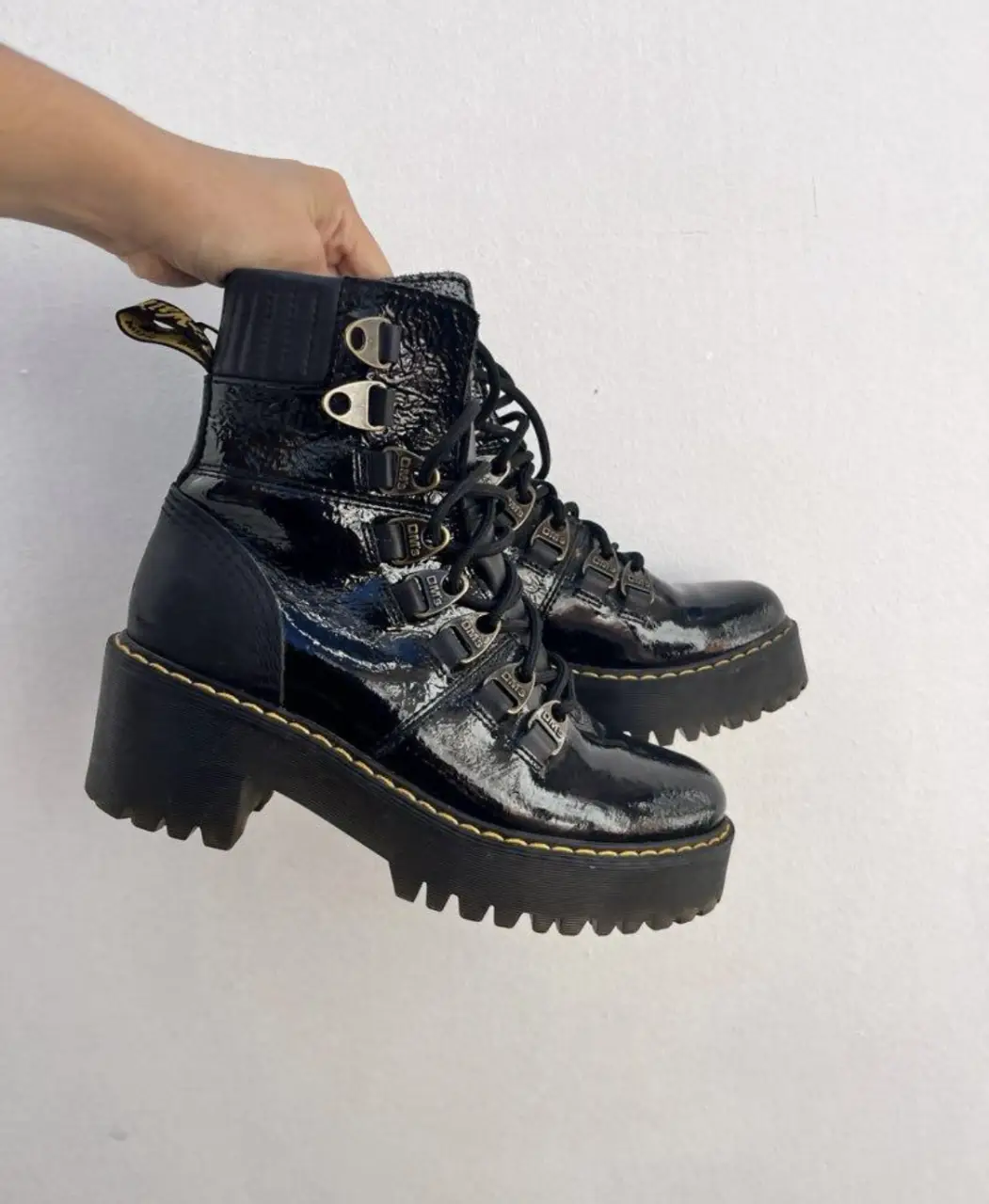 Borcegos Dr. Martens - Vista 2