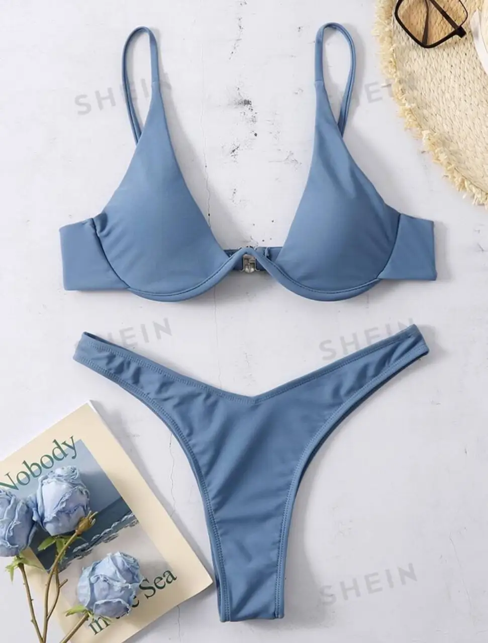 Conjunto de bikini celeste Shein.