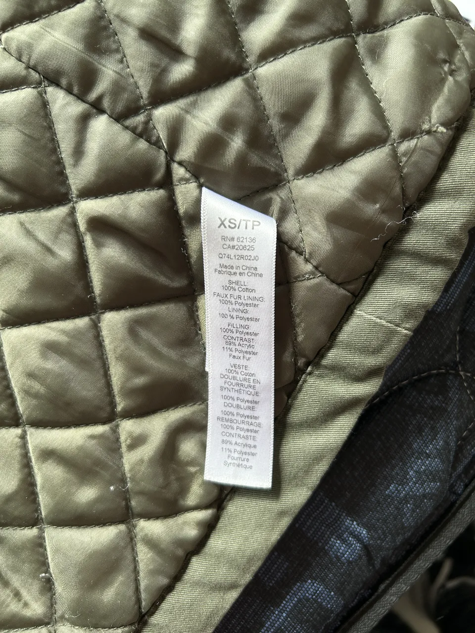 Campera GUESS - Vista 2