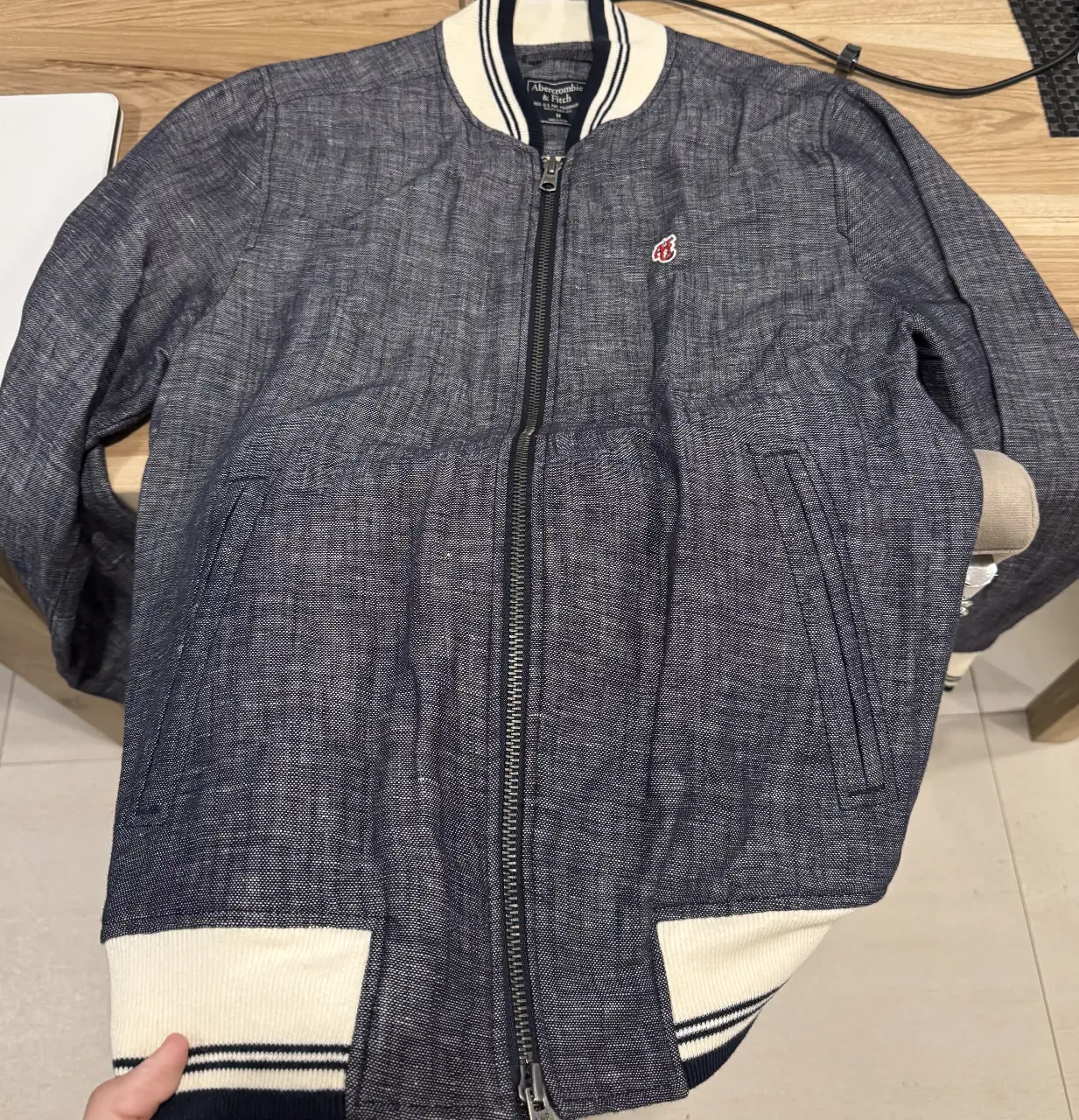 Campera Abercrombie & Fitch - Vista 2