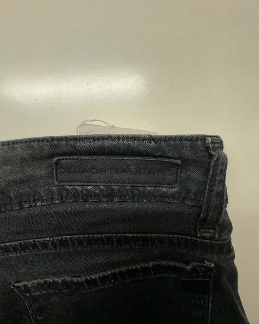 Short Delaostia - Vista 3