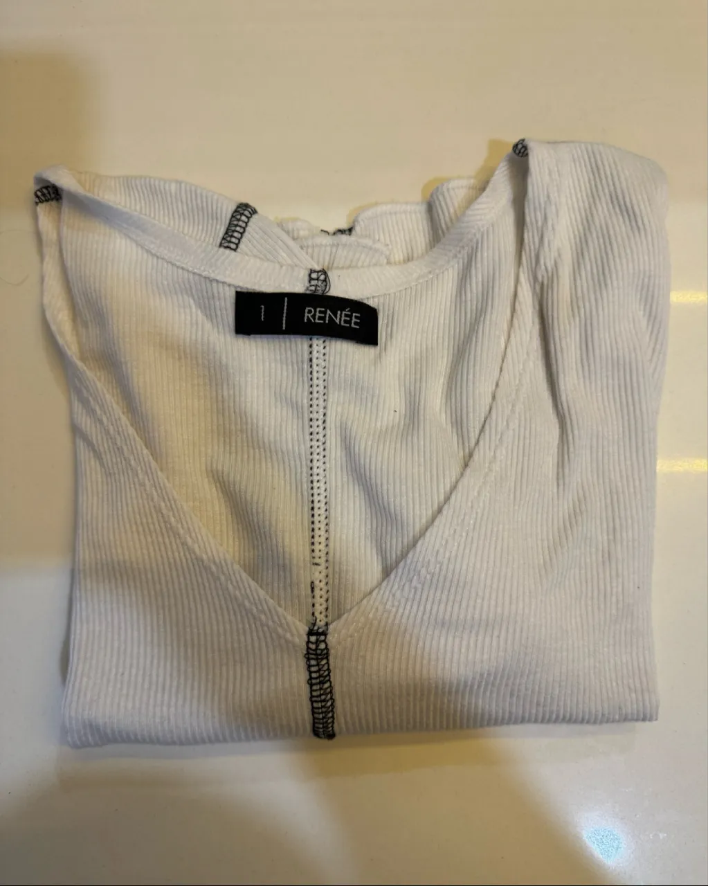 Remera Renée - Vista 2