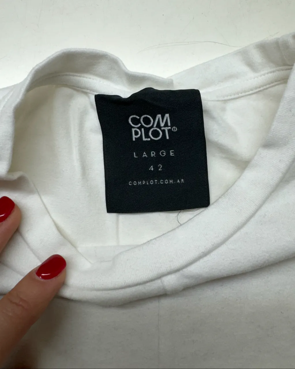 Remera Complot - Vista 4