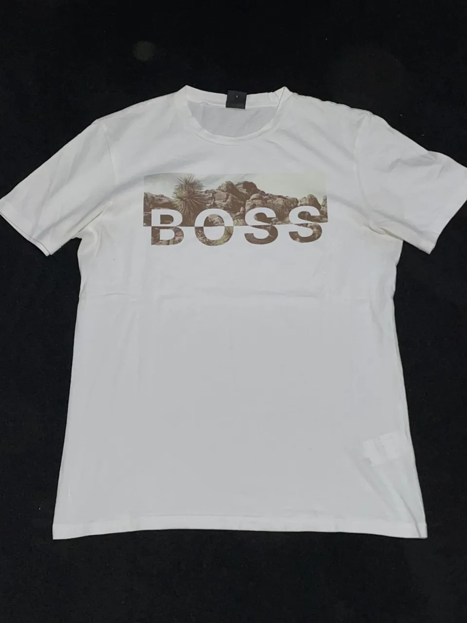 Remera Boss - Vista 2