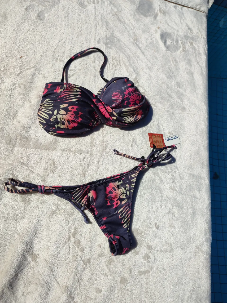 Bikini Stone - Vista 9