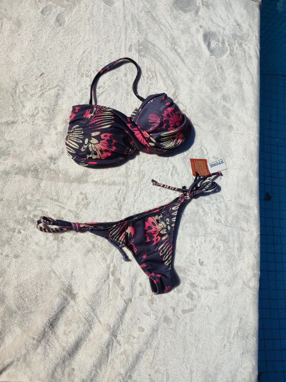 Bikini Stone - Vista 6