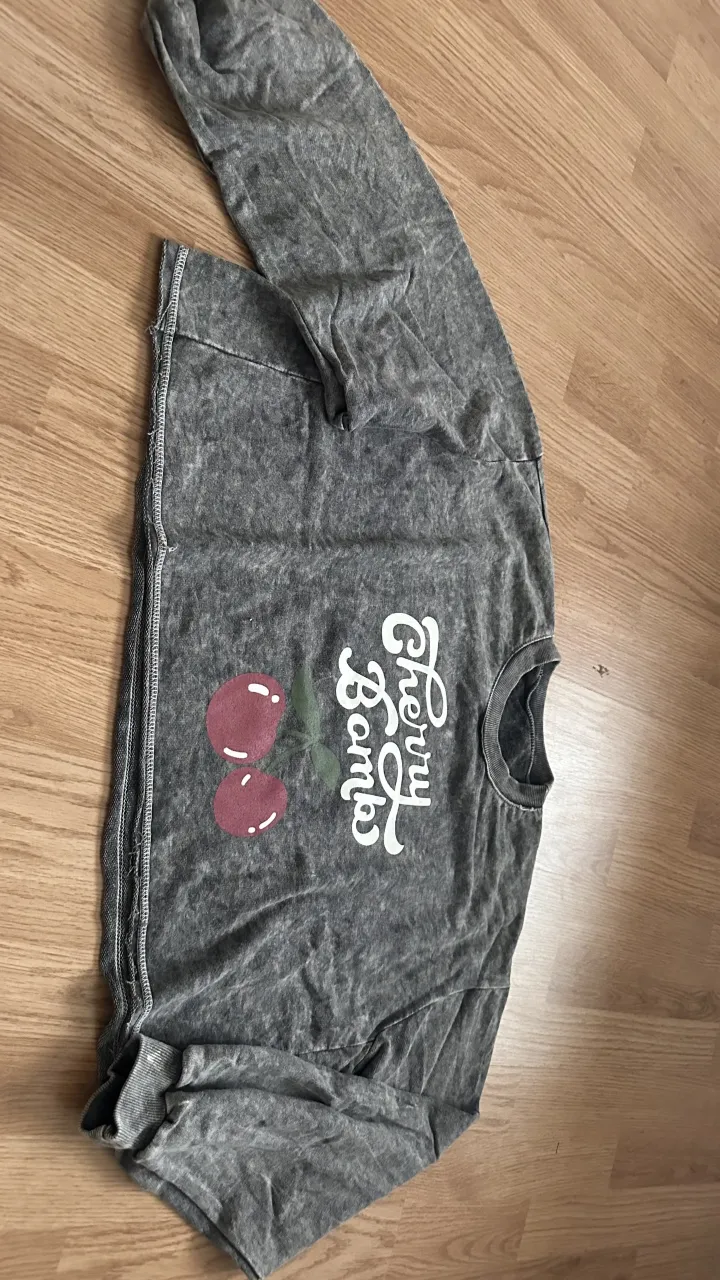 Buzo Sin marca conocida - Vista 2