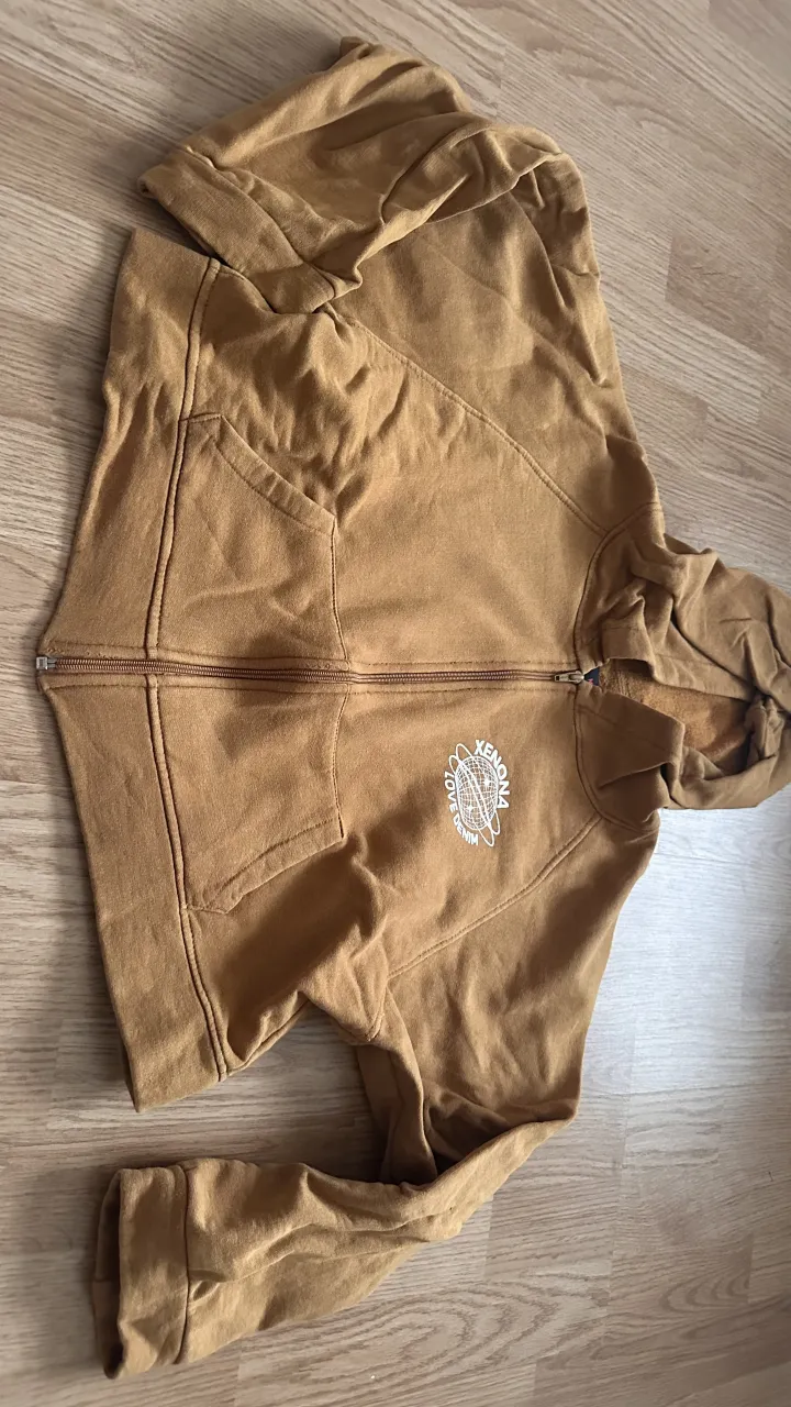 Buzo Sin marca conocida - Vista 2