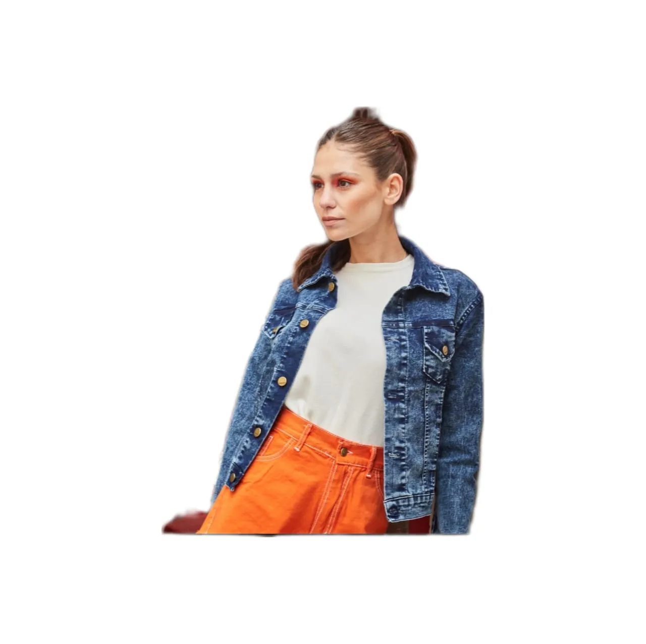 Campera de jean clásica, ideal para completar cualquier look. Su diseño versátil la hace perfecta para usar en cualquier ocasión, aportando un toque canchero y moderno. Combinala con tus outfits favoritos. campera de jean azul oscura nevado mujer elastizada. ideal para media estacion

talle s
largo de manga 59 cm A
ancho de hombros 38 cm B
ancho de pecho de la prenda ( de sisa a sisa) 46 cm C
largo de la prenda 52 cm D