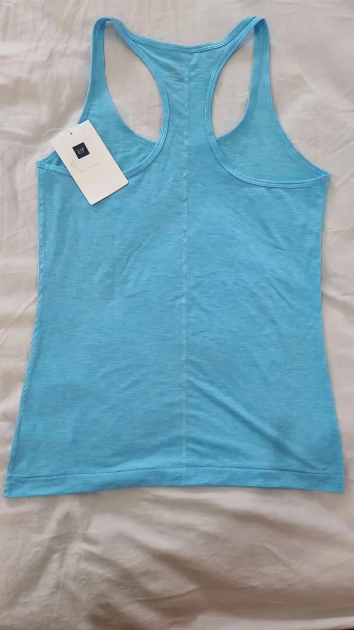 Musculosa GAP - Vista 2
